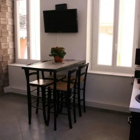 Apartment L'oustaria 3 Bedrooms Apartment, Old Town *