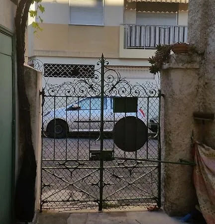 Appartement Casa Madere- Idéal Couples - Central&cosy -train Station - Tram&supermarkets-balcony- Washing-machine-ac