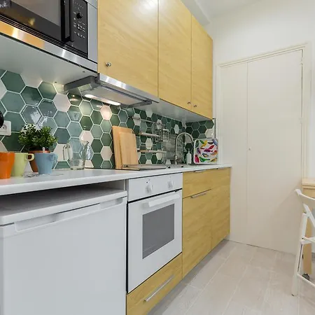 Appartement Casa Madere- Idéal Couples - Central&cosy -train Station - Tram&supermarkets-balcony- Washing-machine-ac