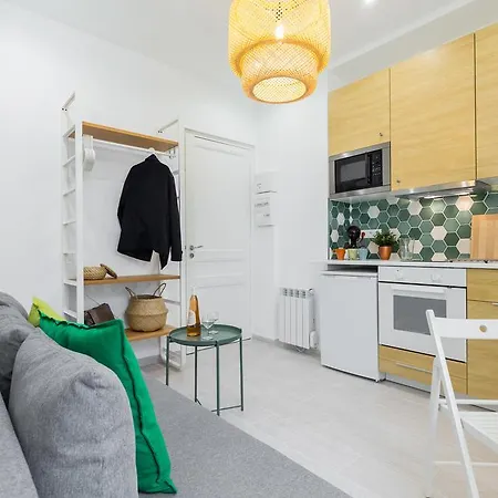 Casa Madere- Idéal Couples - Central&cosy -train Station - Tram&supermarkets-balcony- Washing-machine-ac