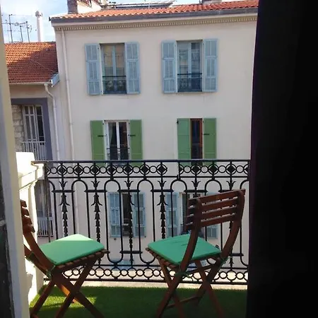 Joli Studio En Centre Ville Nice