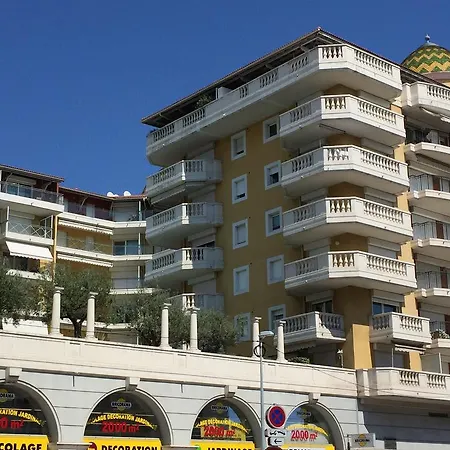 Palais Des Dômes Avec Piscine Appartement *