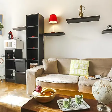 Comfortable Studio - 5 Mn Walk To Main Square * Nice