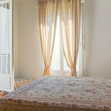 Rue De France With Sea View Apartment