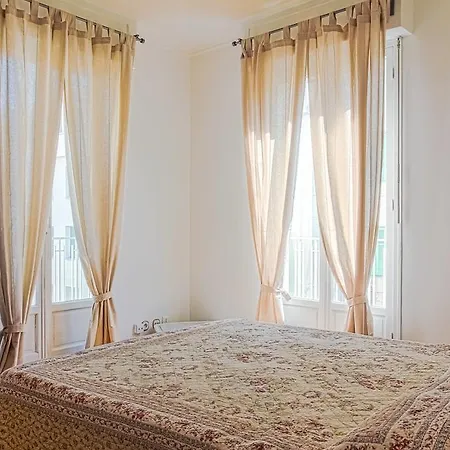 Apartment Rue De France With Sea View *