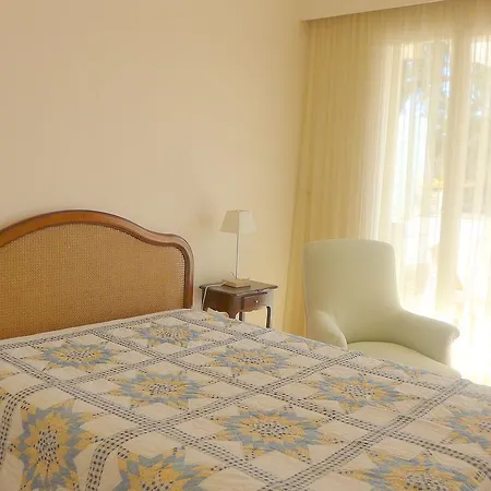 Le Cimiez Apartment *