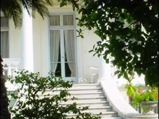 Armenonville Hotel 3*