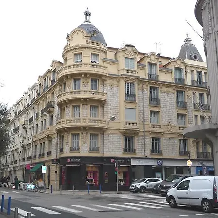 Carré D'or Very Near The *