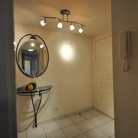Apartment Port