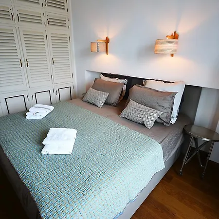 Be Our Guests In Port Apartment