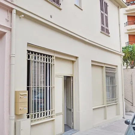 Apartment 07