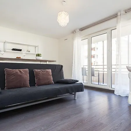 Blue Pebble - Studio Balcony Apartment *
