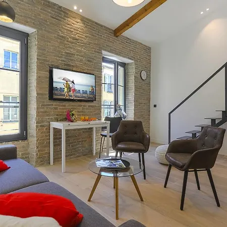 My Casa - 4 Place Massena - Duplex Appartement *