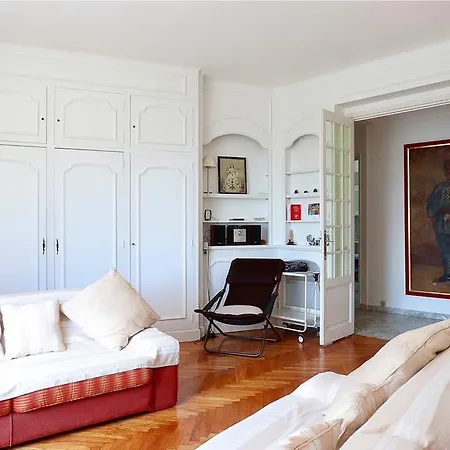 Les Lauriers Apartment