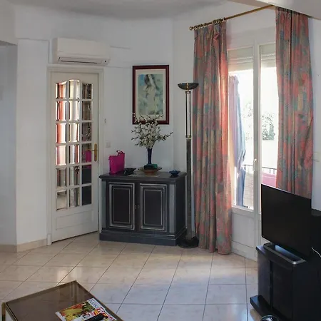 One-bedroom In Apartment Nice