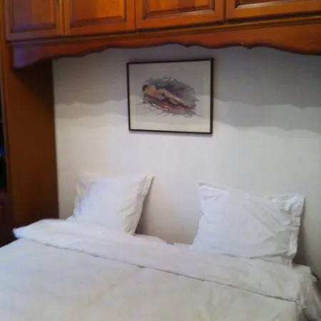 Center Studio Guest house