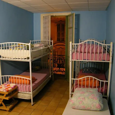 Faubourg Montmartre Hostel Nice