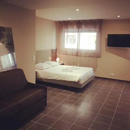 Appart hôtel Serafina Apartements 2*
