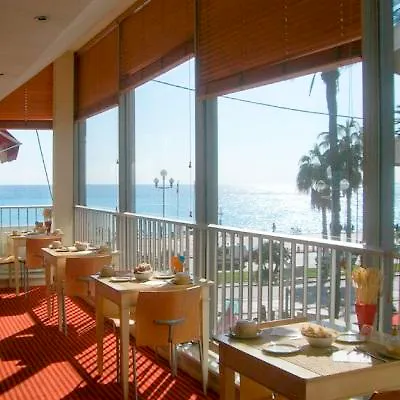 Mercure Promenade Des Hotel 4*