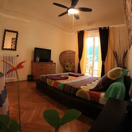 6 Bedrooms Seaview House, Old Town Apartment