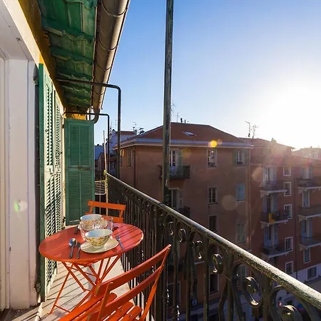 Ross 5- F2, Lumineux, Balcon, Loft, Clim, Vieux-nice Apartment Nice