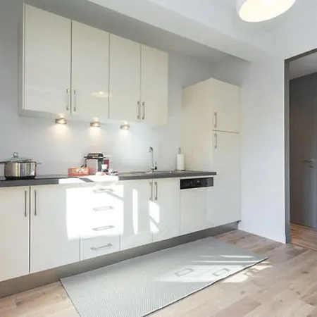 Le Rossetti B. - Modern, Long Balcony, Old Town Appartement *
