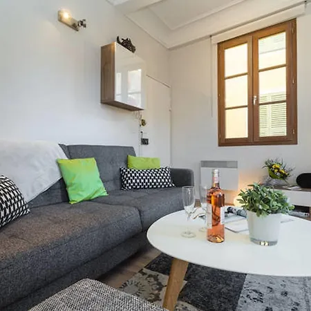 Appartement Le Rossetti B. - Modern, Long Balcony, Old Town