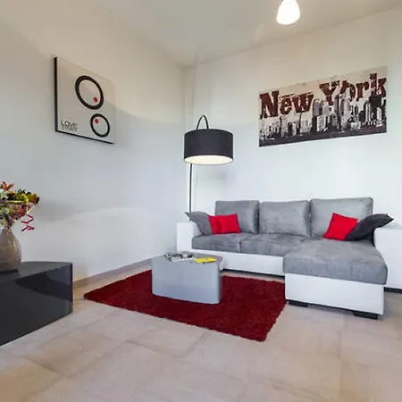 Grand Center At 2 Minutes Walk From The Appartement