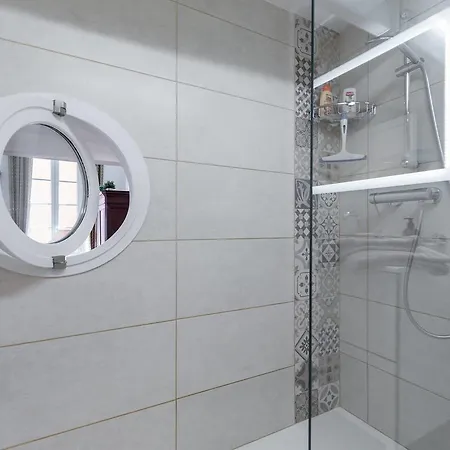 Appartement Barillerie - Loft Moderne, Face Mer, Vieux-nice. *