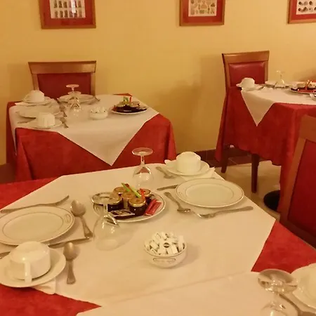 Hotel Les Cigales 3*