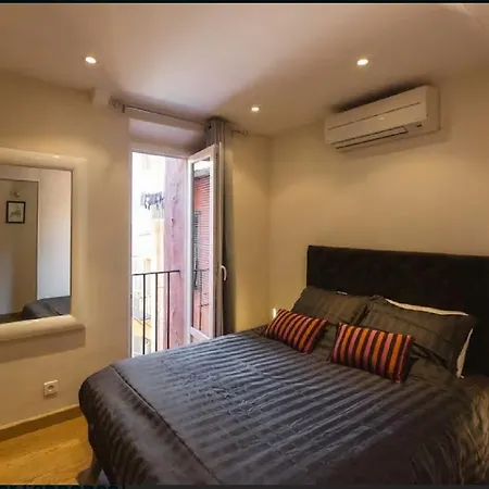 Renting - Colonna - Place In Old Town Appartement