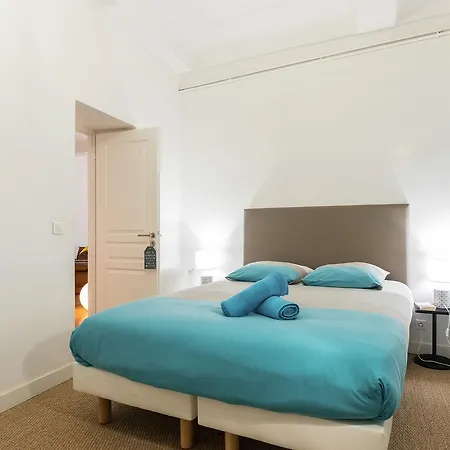 Pref 2 · F4 - Vaste Et Bourgeois ,3 Chambres, Ascenseur, Vx-nice Appartement *