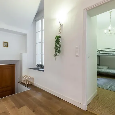 Appartement Pref 2 · F4 - Vaste Et Bourgeois ,3 Chambres, Ascenseur, Vx-nice *