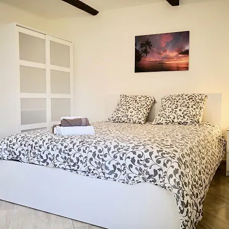 One Badat By Booking Guys Apartment