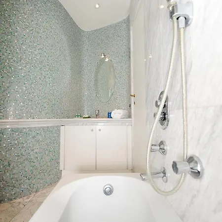 Apartment Le Royal Res. Negresco Five Stars House *