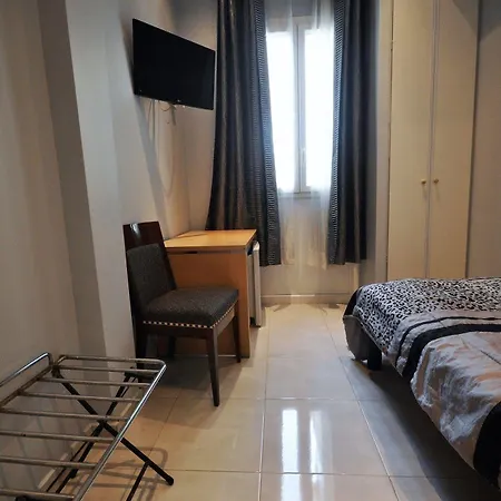 Carlone Hotel 2*