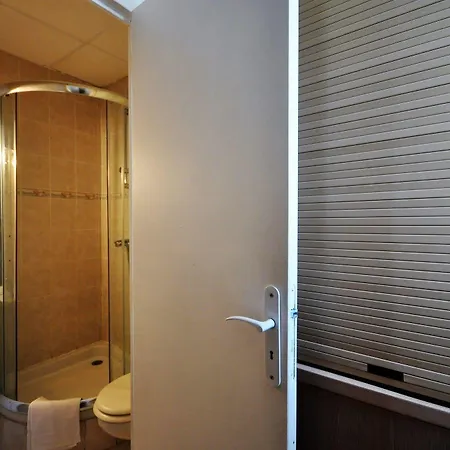 Carlone Hotel 2*