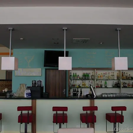 1er Hotel 4*