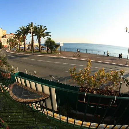 6 Bedrooms Seaview House, Old Town * Nice