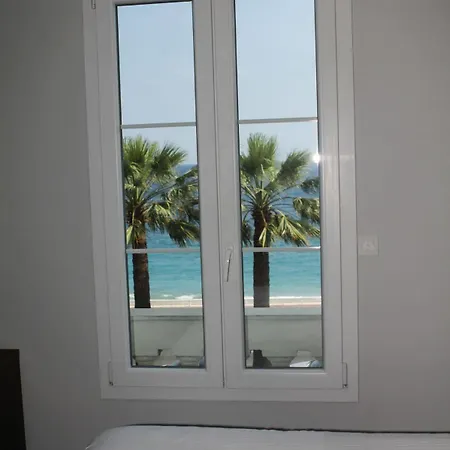 Hotel Flots D'azur 3*