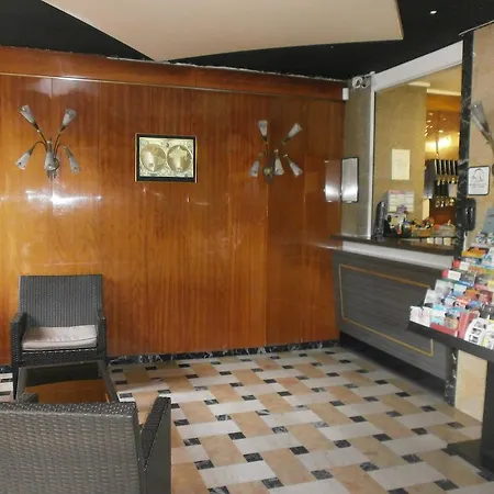 Hotel Magnan 2*