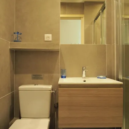Apartment Centre - With Balcony And Stunning Sea View! Nice