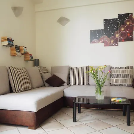 Centre - With Balcony And Stunning Sea View! *