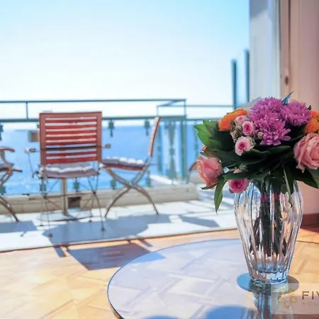 Le Majestic Promenade - Five Stars House Appartement