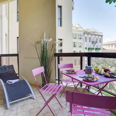 Appartement Grand Center At 2 Minutes Walk From The