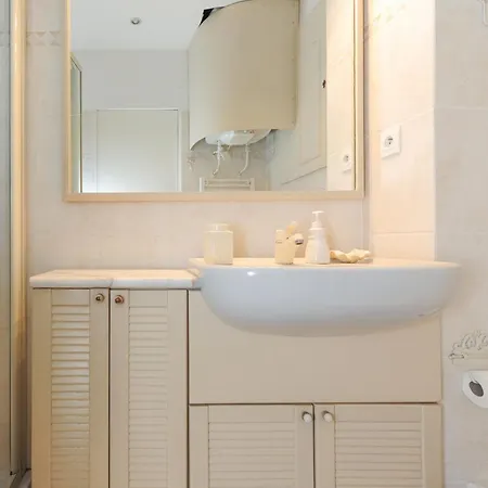Apartment Clemenceau Centre Five Stars House