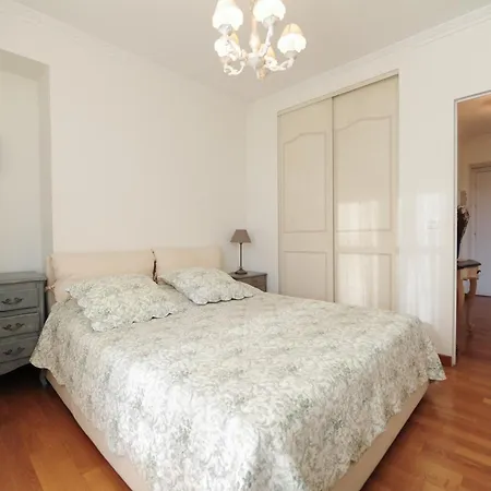 Apartment Clemenceau Centre Five Stars House *
