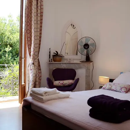 Les Pervenches Bed & Breakfast Nice