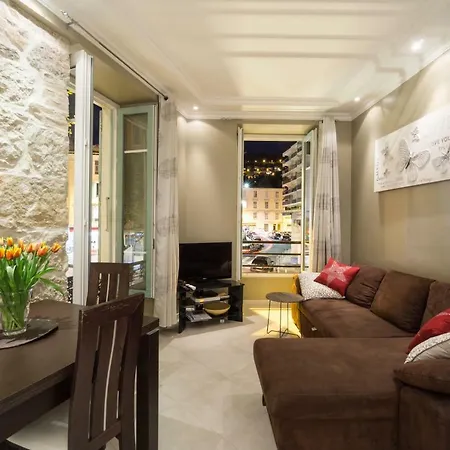 Appartement With Parking In Near The Harbor *