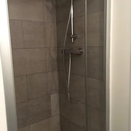 Charme Mediterraneen Votre Pied A Terre Au Coeur Du Port De Nice